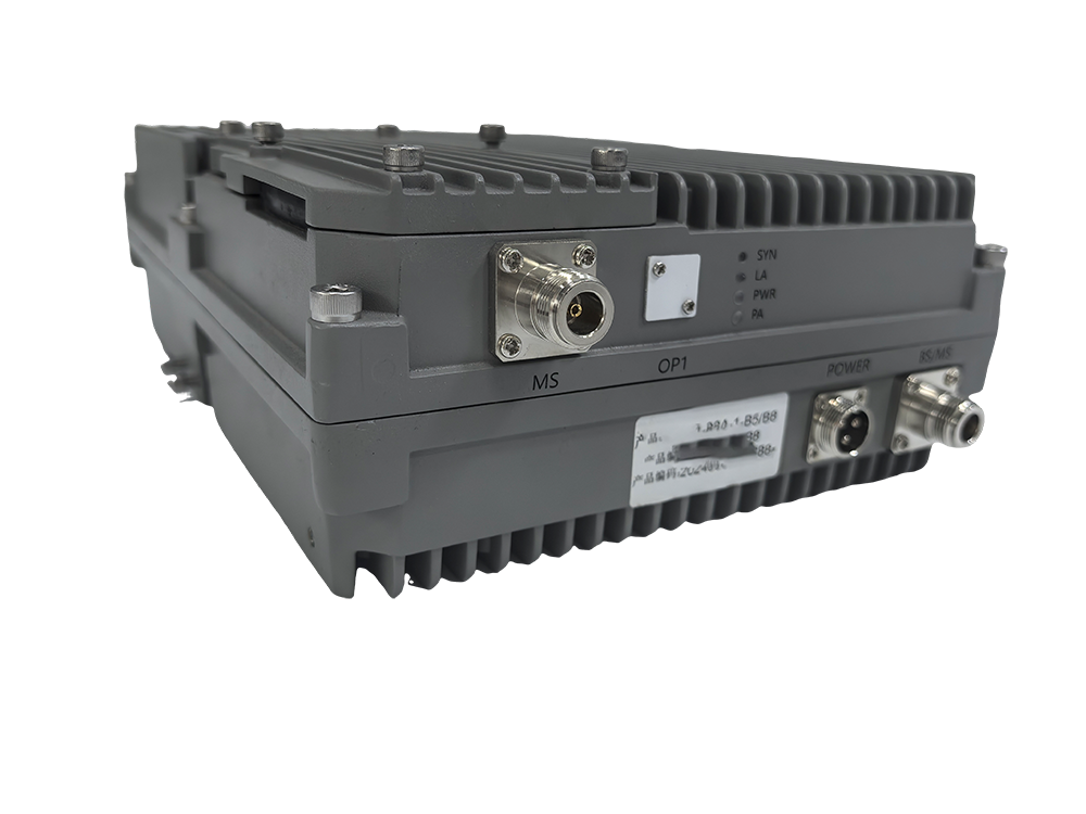  中原镇三频手机信号接收器2000㎡